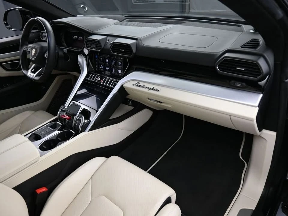 2020 Lamborghini Urus - Image 10 of 11