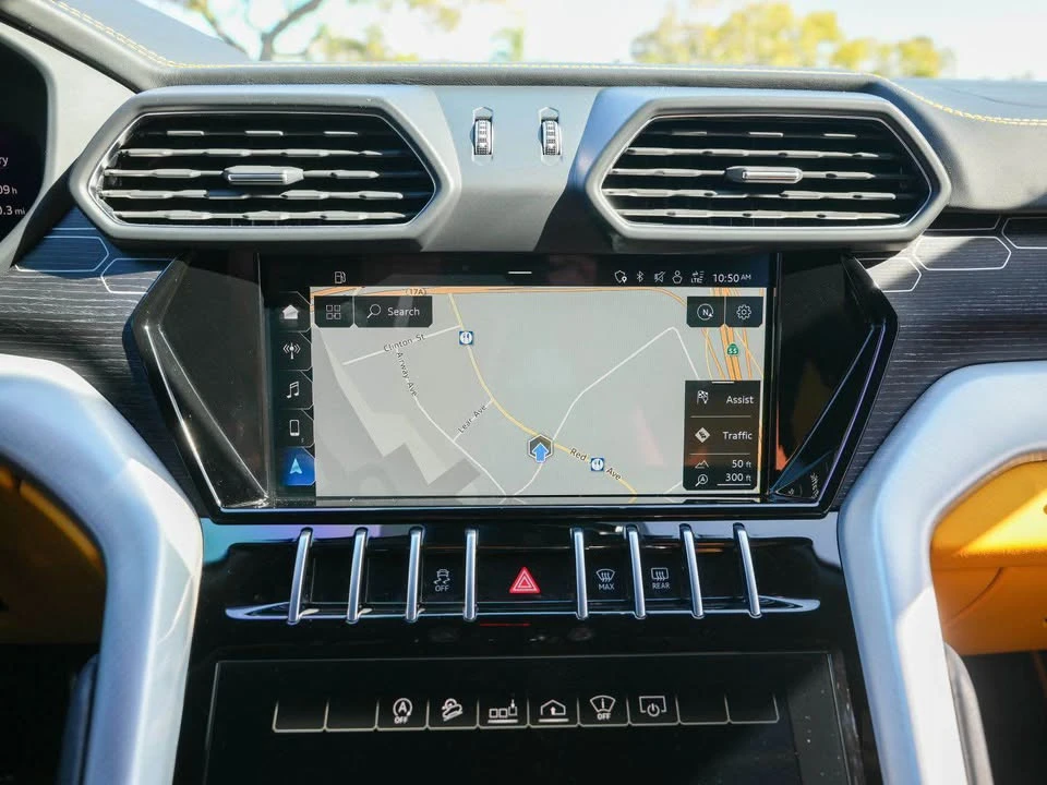 2020 Lamborghini Urus - Image 7 of 9