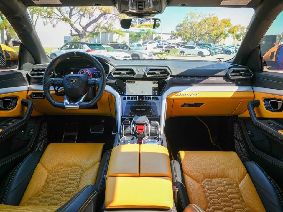 2020 Lamborghini Urus - Image 5 of 9