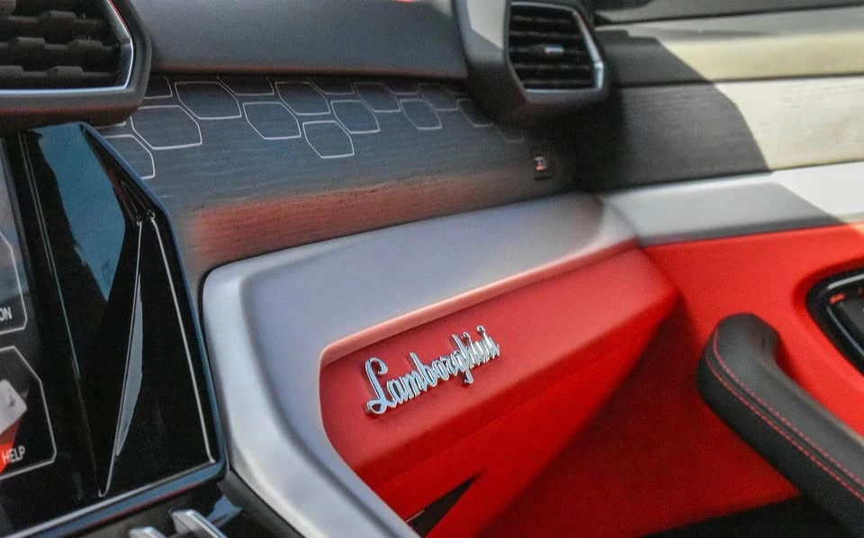 2020 Lamborghini Urus - Image 10 of 20