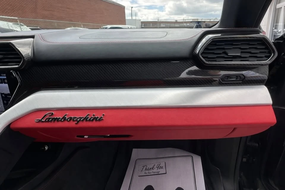 2020 Lamborghini Urus - Image 8 of 9