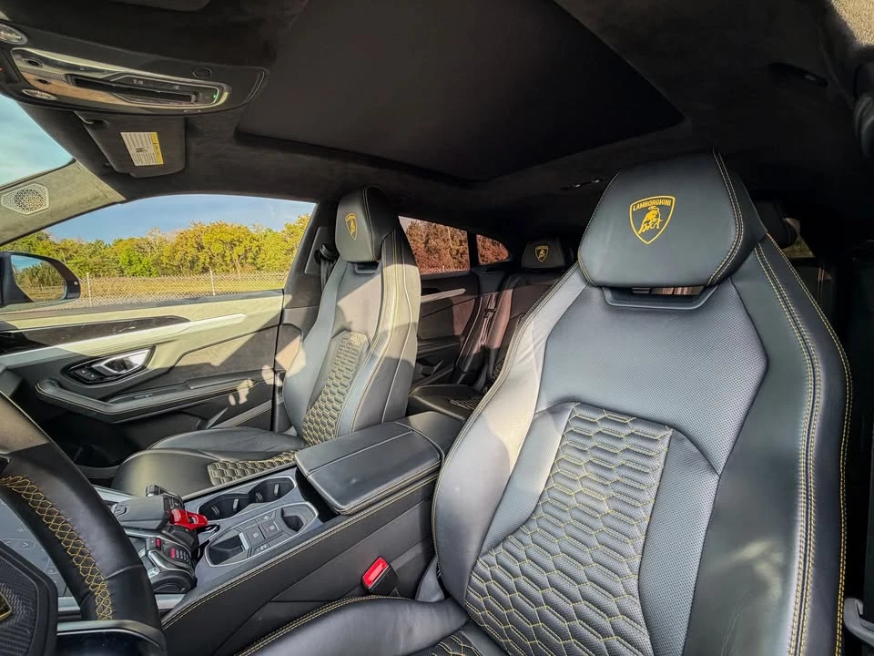 2020 Lamborghini Urus - Image 11 of 12