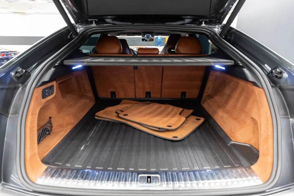 2020 Lamborghini Urus - Image 12 of 17