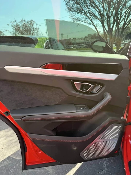 2020 Lamborghini Urus - Image 9 of 10