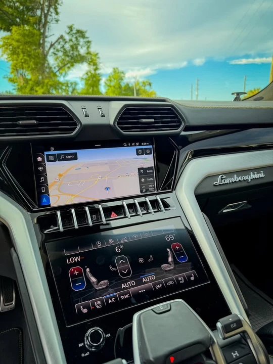 2020 Lamborghini Urus - Image 9 of 12