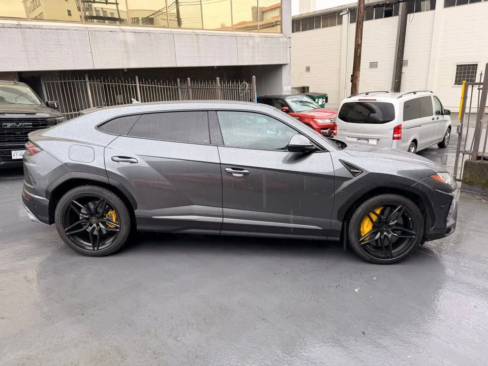 2020 Lamborghini Urus - Image 2 of 4