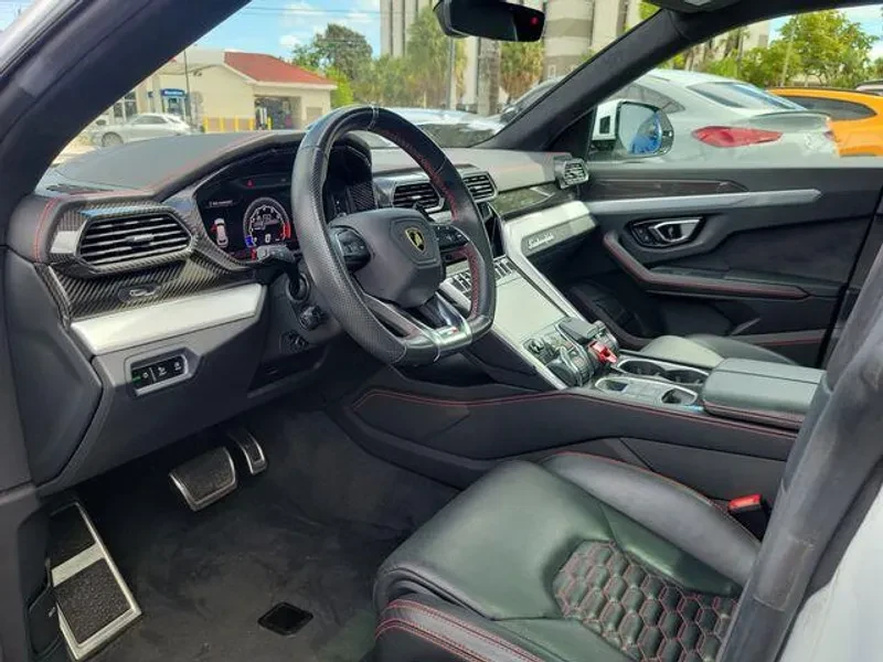2020 Lamborghini Urus - Image 9 of 18