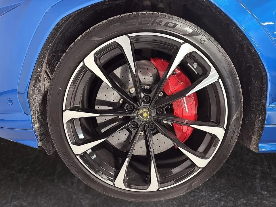 2020 Lamborghini Urus - Image 9 of 10