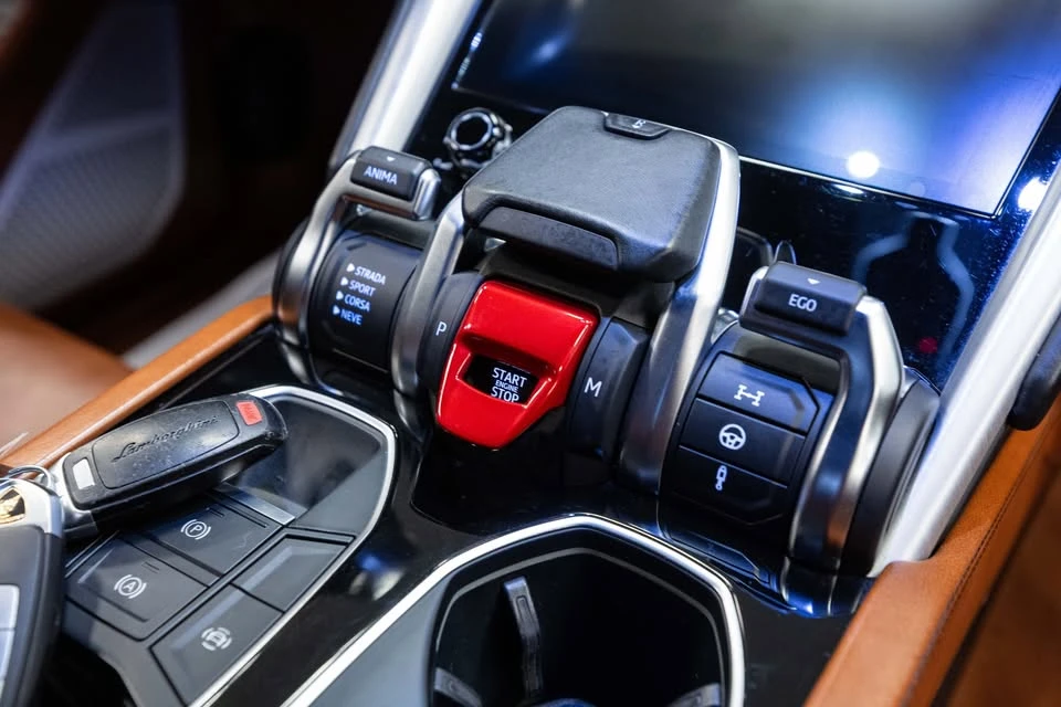 2020 Lamborghini Urus - Image 16 of 16