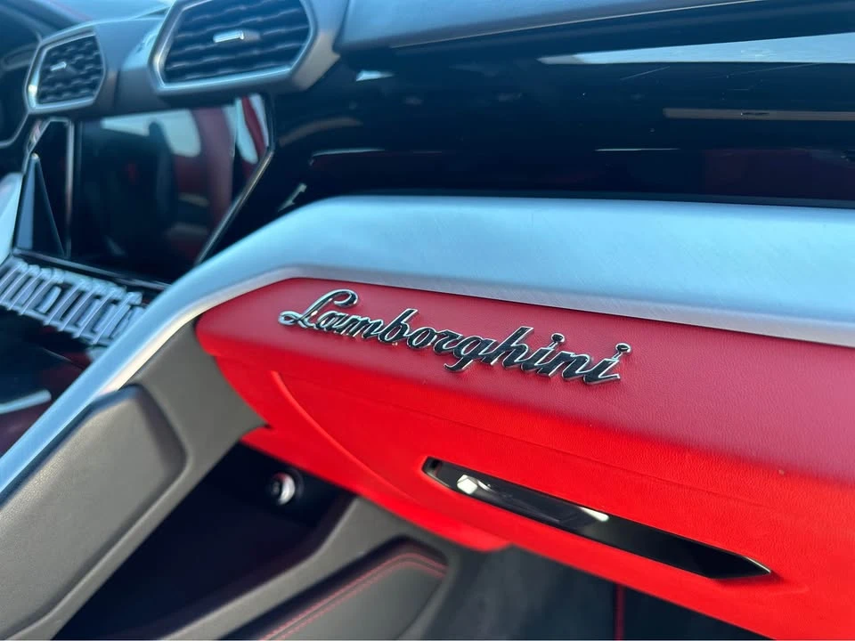 2020 Lamborghini Urus - Image 11 of 17