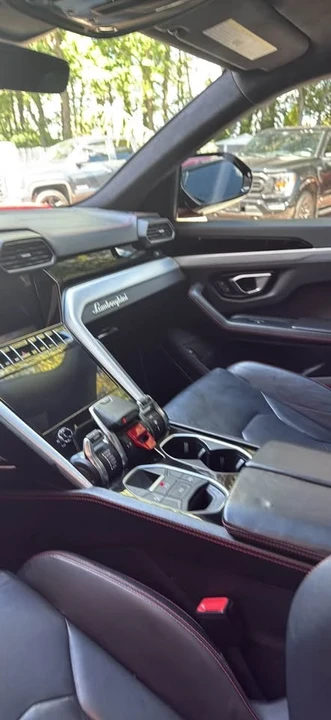 2020 Lamborghini Urus - Image 17 of 18