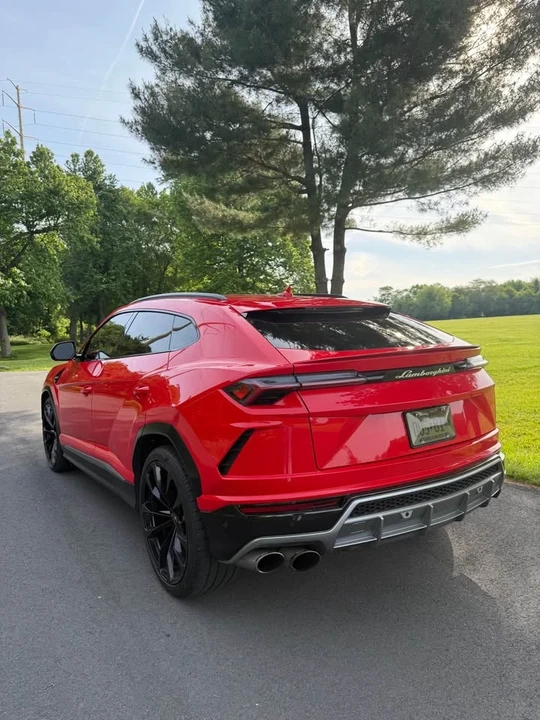 2020 Lamborghini Urus - Image 2 of 18
