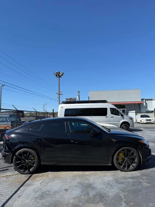 2020 Lamborghini Urus - Image 2 of 9