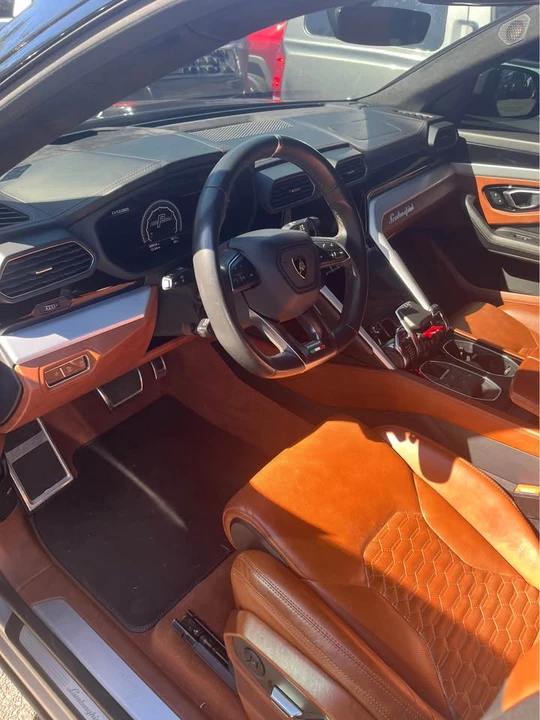 2020 Lamborghini Urus - Image 8 of 18
