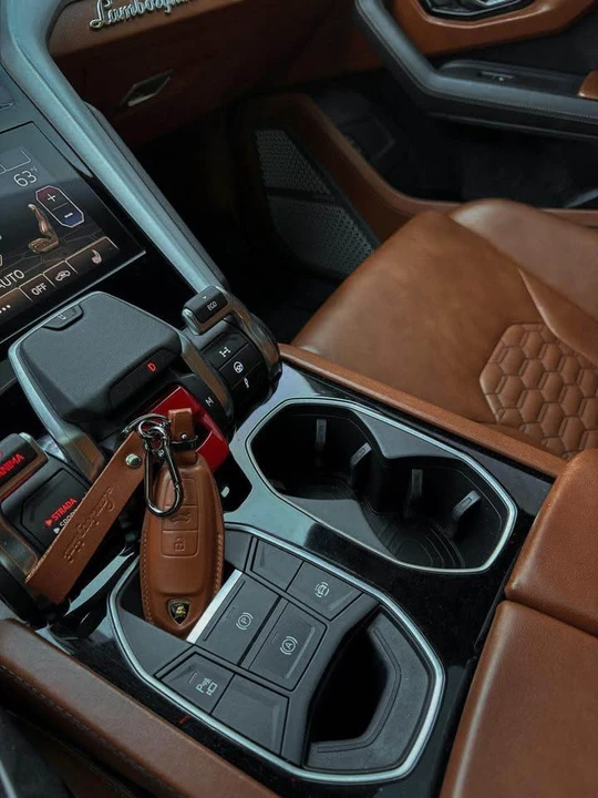 2020 Lamborghini Urus - Image 4 of 7