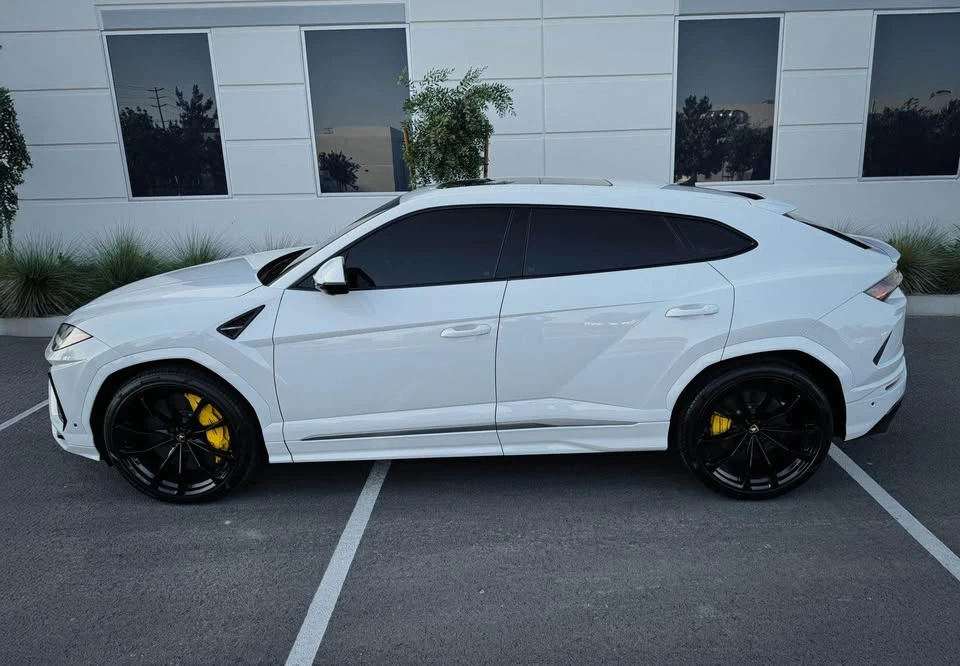 2020 Lamborghini Urus - Image 5 of 7