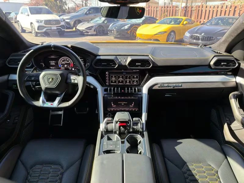 2020 Lamborghini Urus - Image 11 of 17