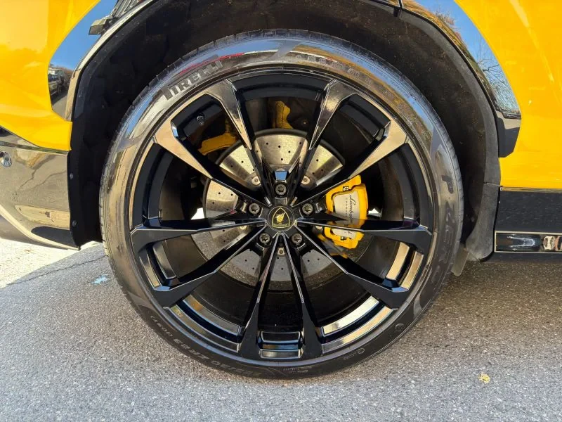 2020 Lamborghini Urus - Image 15 of 17
