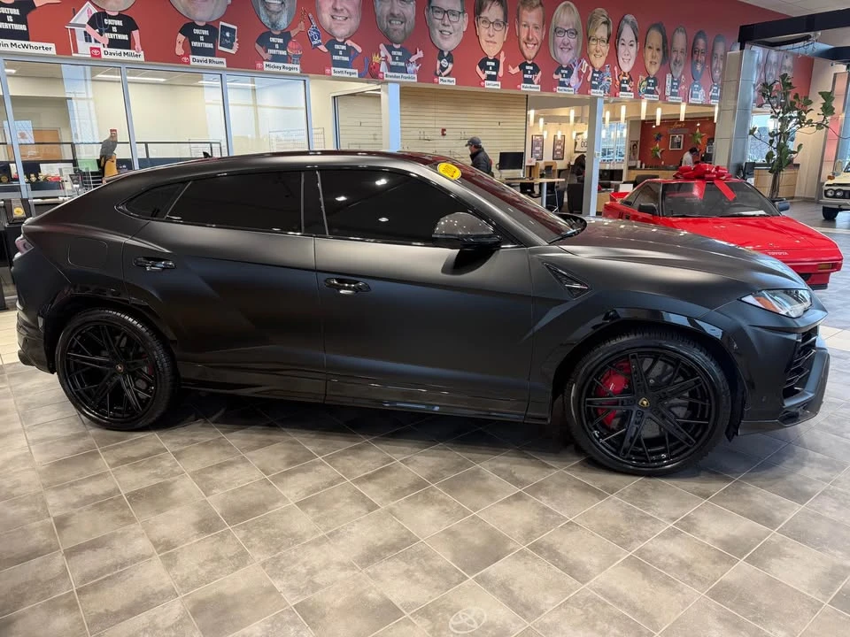 2020 Lamborghini Urus - Image 2 of 14