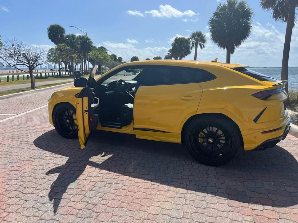 2020 Lamborghini Urus - Image 5 of 10