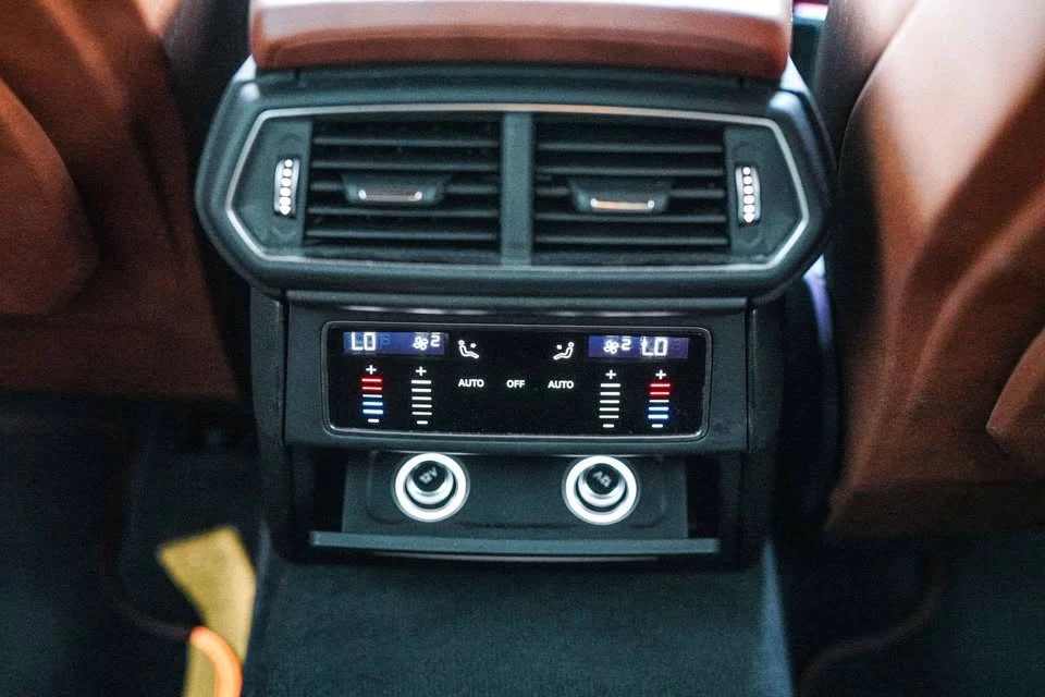 2020 Lamborghini Urus - Image 13 of 16