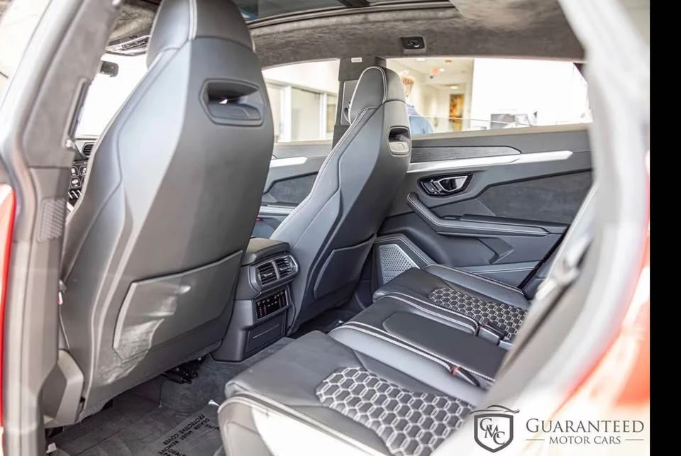 2020 Lamborghini Urus - Image 9 of 10