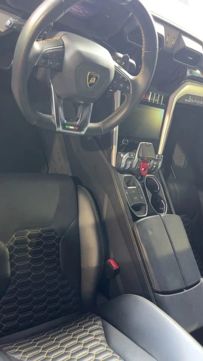 2020 Lamborghini Urus - Image 4 of 6