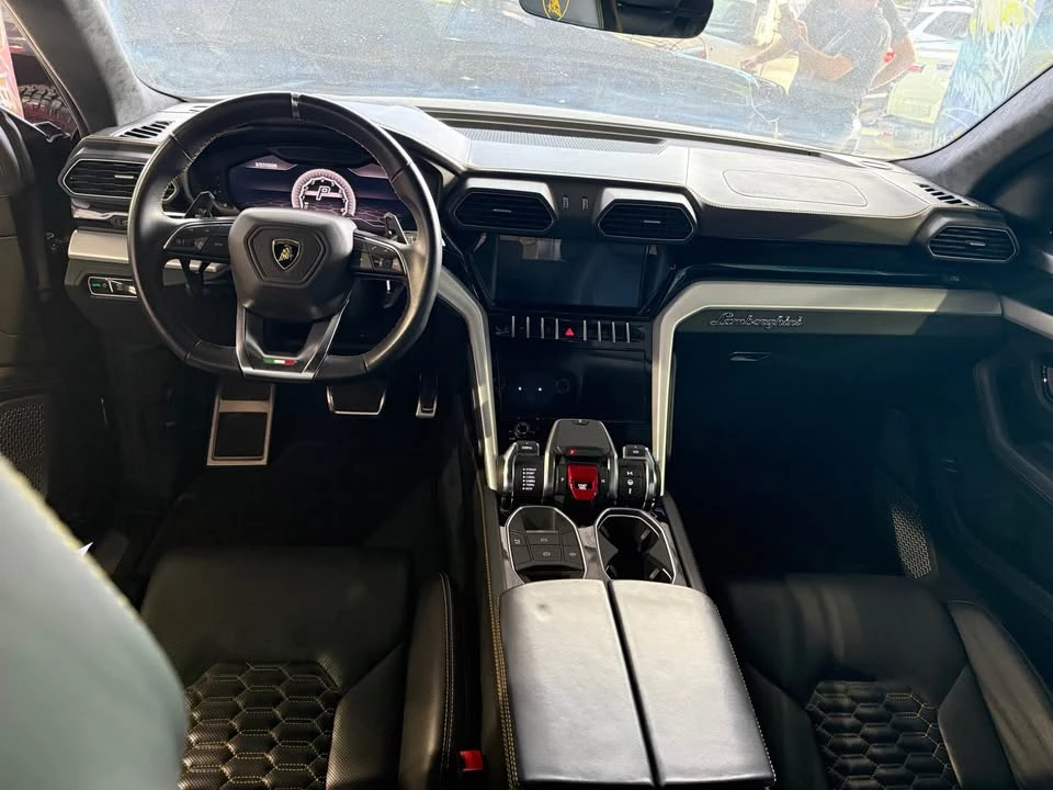 2020 Lamborghini Urus - Image 2 of 4