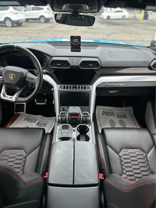 2020 Lamborghini Urus - Image 5 of 6
