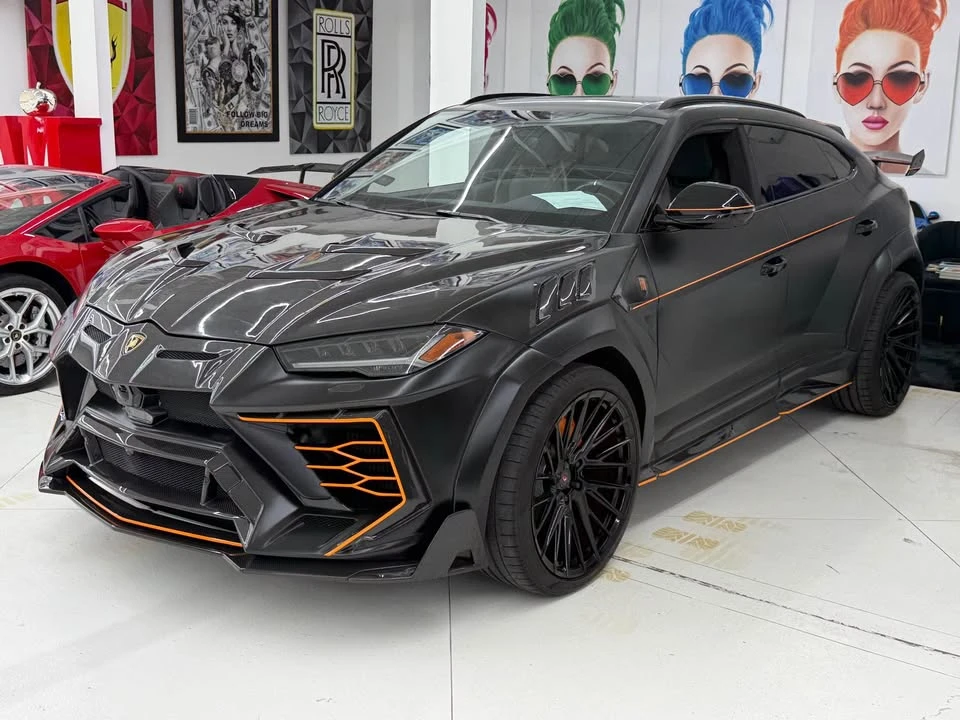 2020 Lamborghini Urus - Image 10 of 11