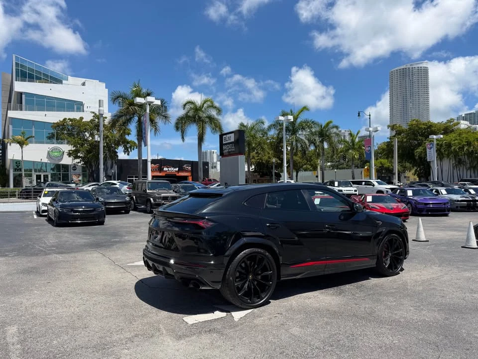 2020 Lamborghini Urus - Image 2 of 11