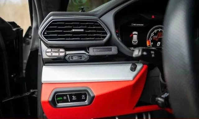 2020 Lamborghini Urus - Image 10 of 19