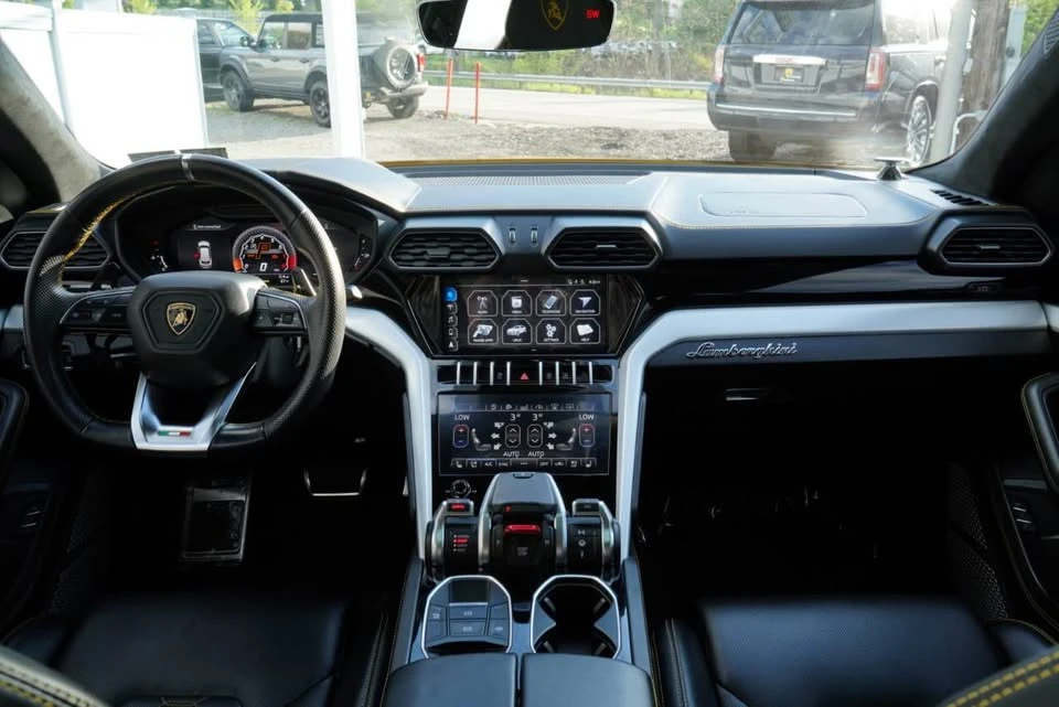 2020 Lamborghini Urus - Image 9 of 20