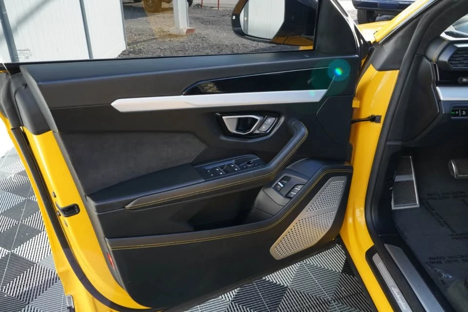 2020 Lamborghini Urus - Image 7 of 20