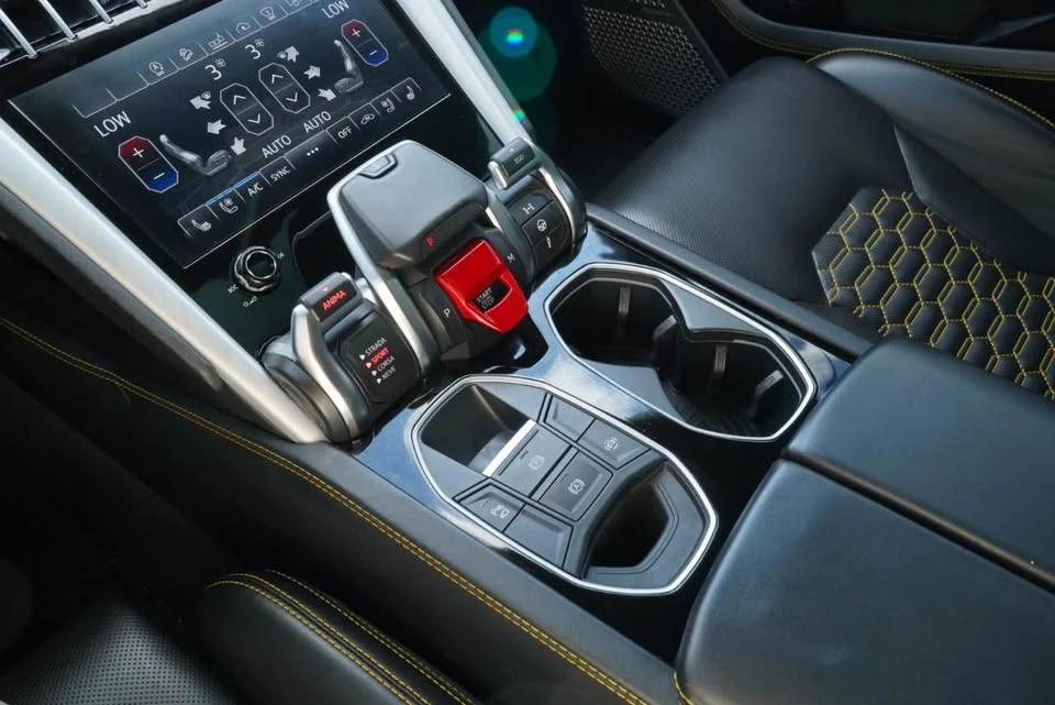 2020 Lamborghini Urus - Image 11 of 20