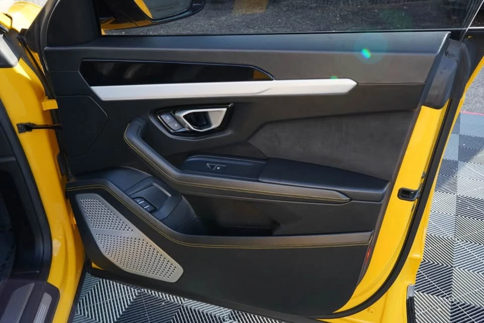 2020 Lamborghini Urus - Image 17 of 20