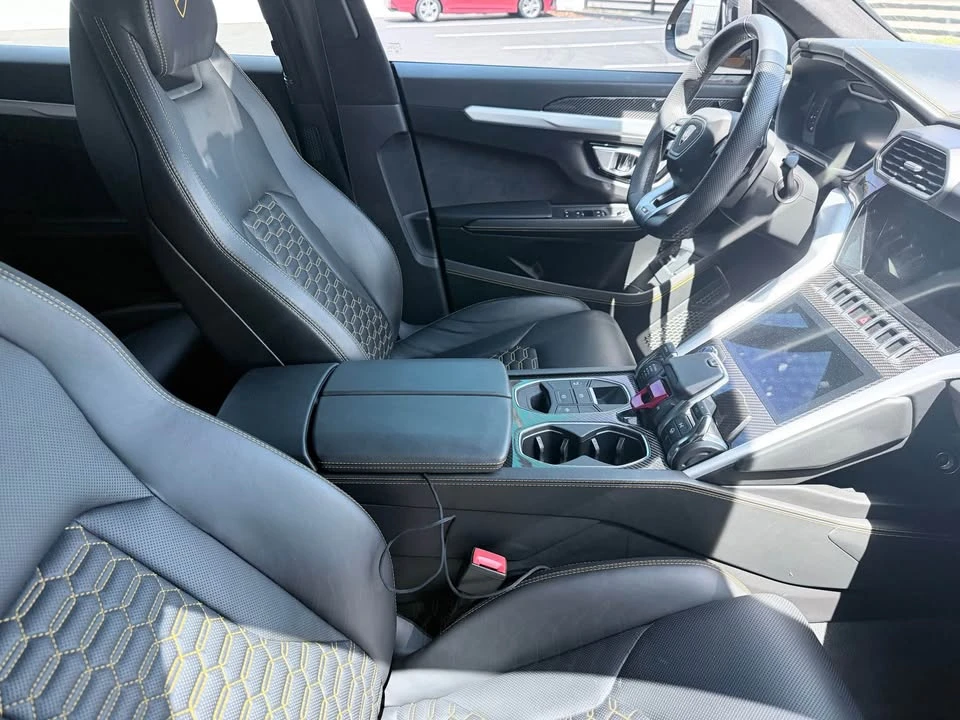 2020 Lamborghini Urus - Image 3 of 6