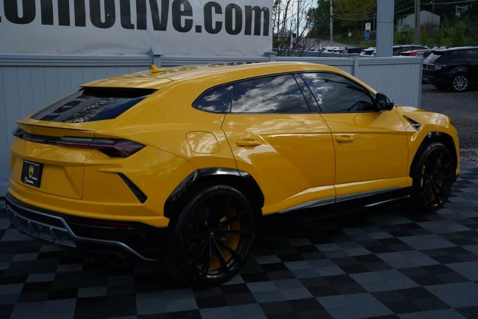 2020 Lamborghini Urus - Image 2 of 20