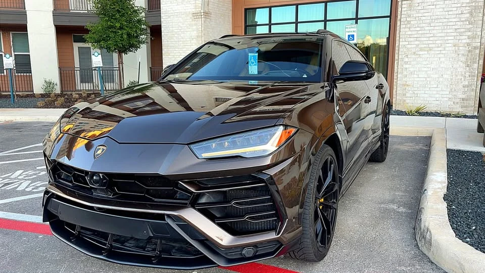 2020 Lamborghini Urus - Image 2 of 20