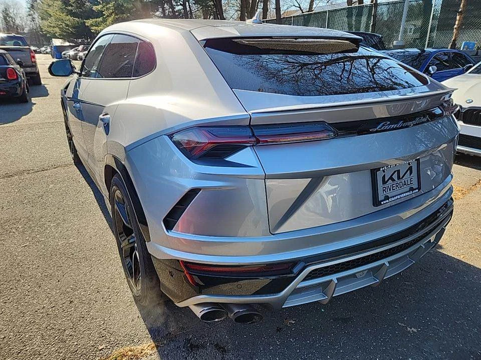 2020 Lamborghini Urus - Image 8 of 10