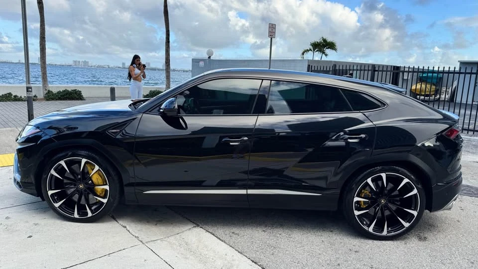 2020 Lamborghini Urus - Image 3 of 3