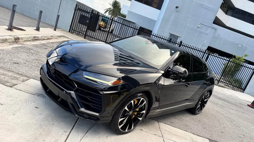 2020 Lamborghini Urus - Image 2 of 3