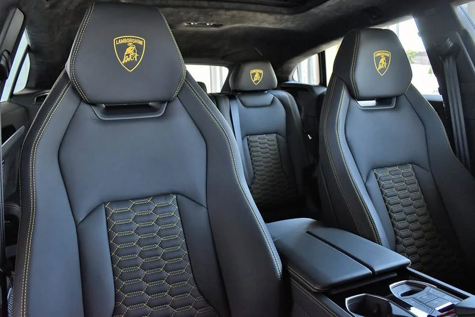 2020 Lamborghini Urus - Image 9 of 10