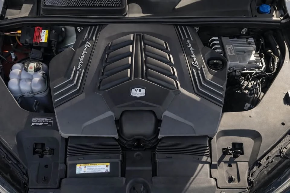2020 Lamborghini Urus - Image 8 of 10