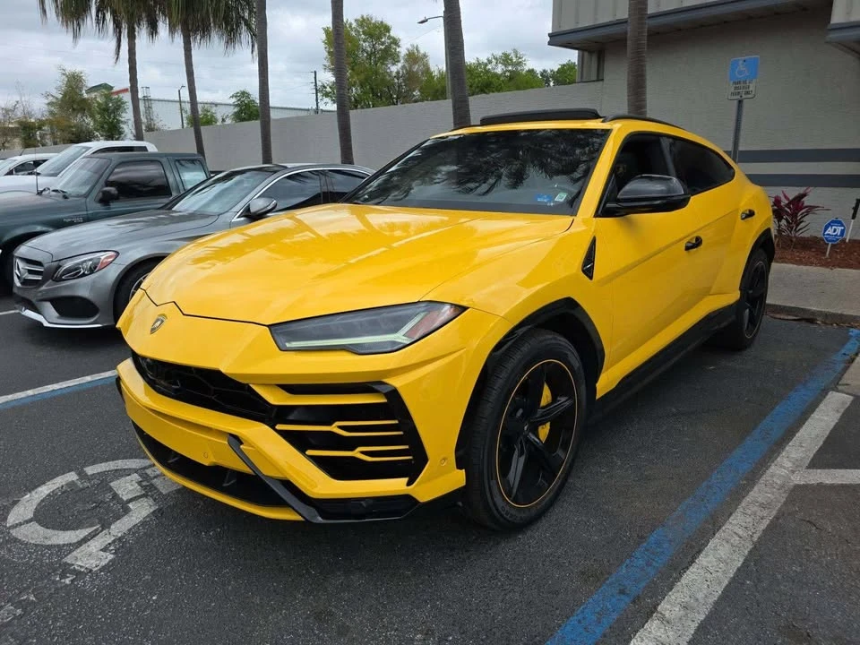 2020 Lamborghini Urus - Image 2 of 16