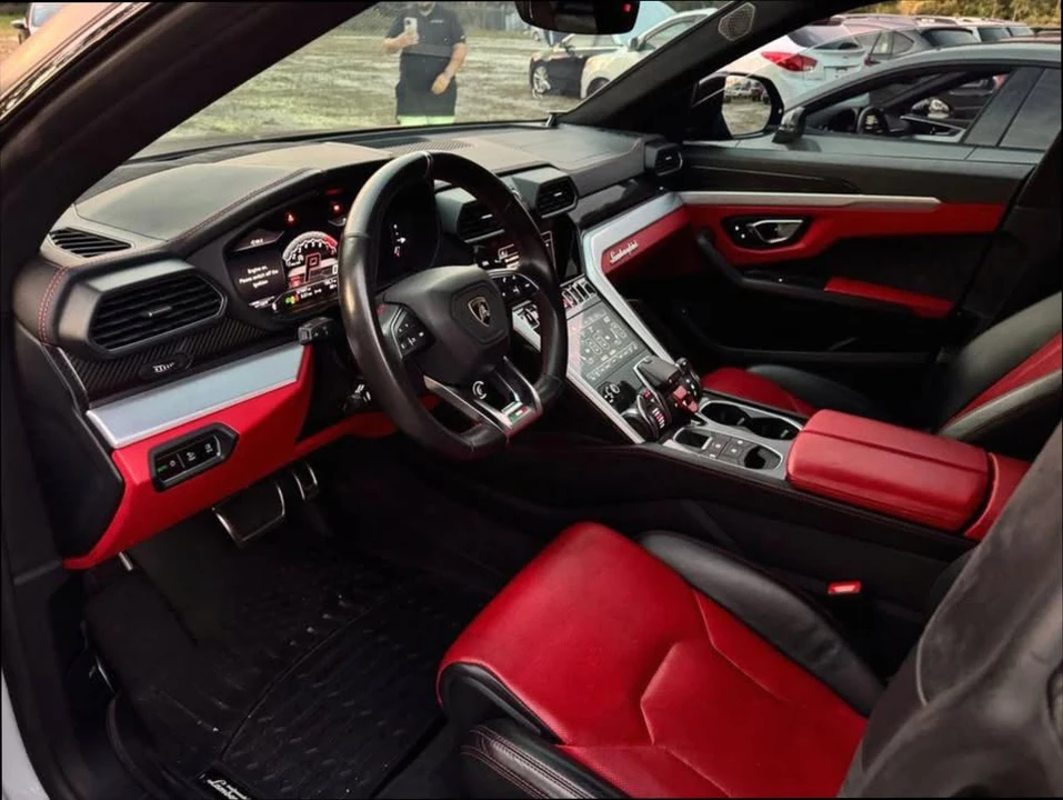 2020 Lamborghini Urus - Image 8 of 14