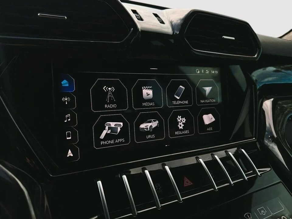 2020 Lamborghini Urus - Image 16 of 19