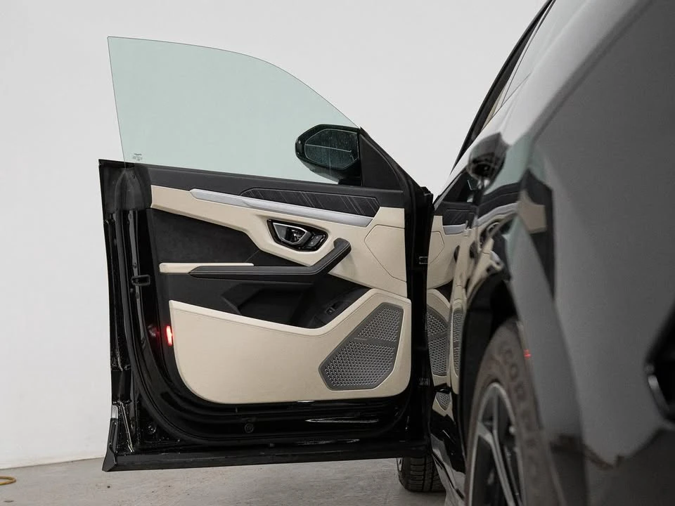 2020 Lamborghini Urus - Image 10 of 20