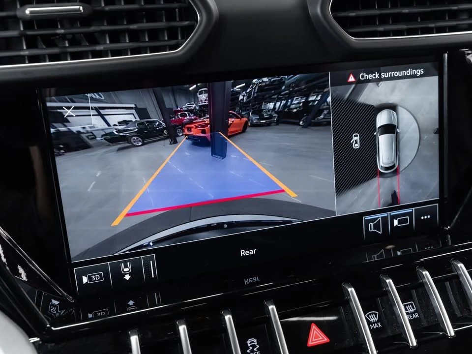 2020 Lamborghini Urus - Image 7 of 9
