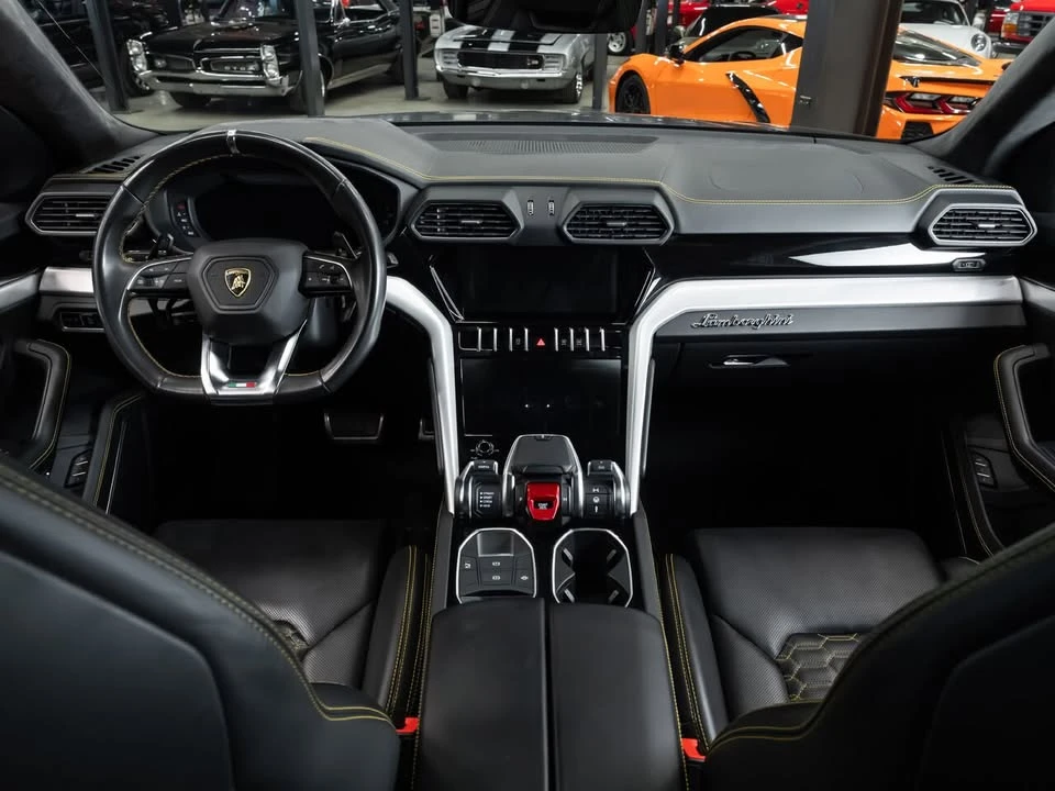 2020 Lamborghini Urus - Image 8 of 9